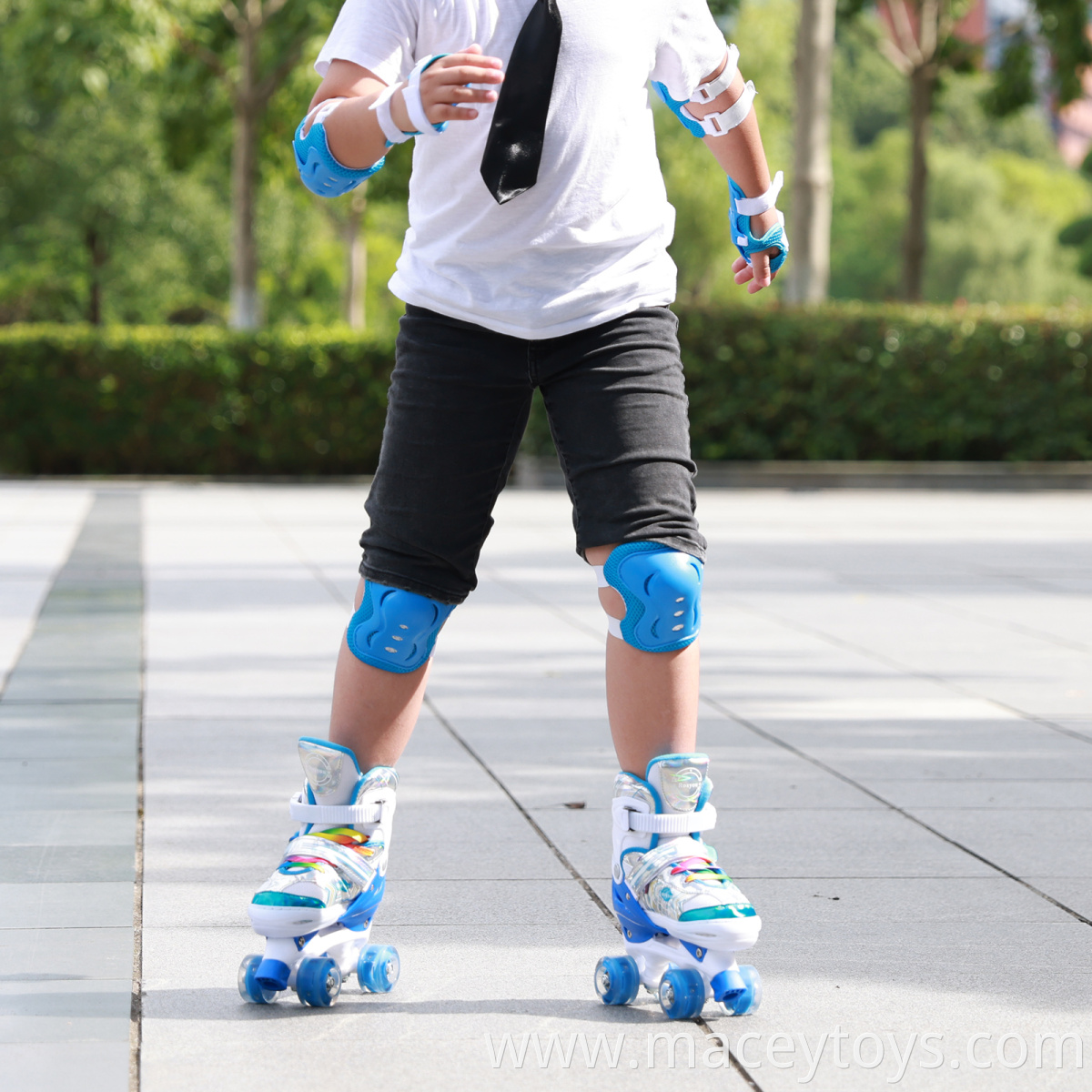 3-color high quality Outdoor playing Hot seller Sports Kids Roller Skate Shoes Free accessories